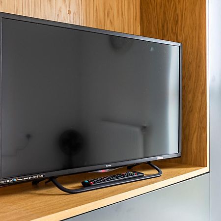 Chiswick Park 3 Bed 3 Bath West London - Parking 아파트 외부 사진