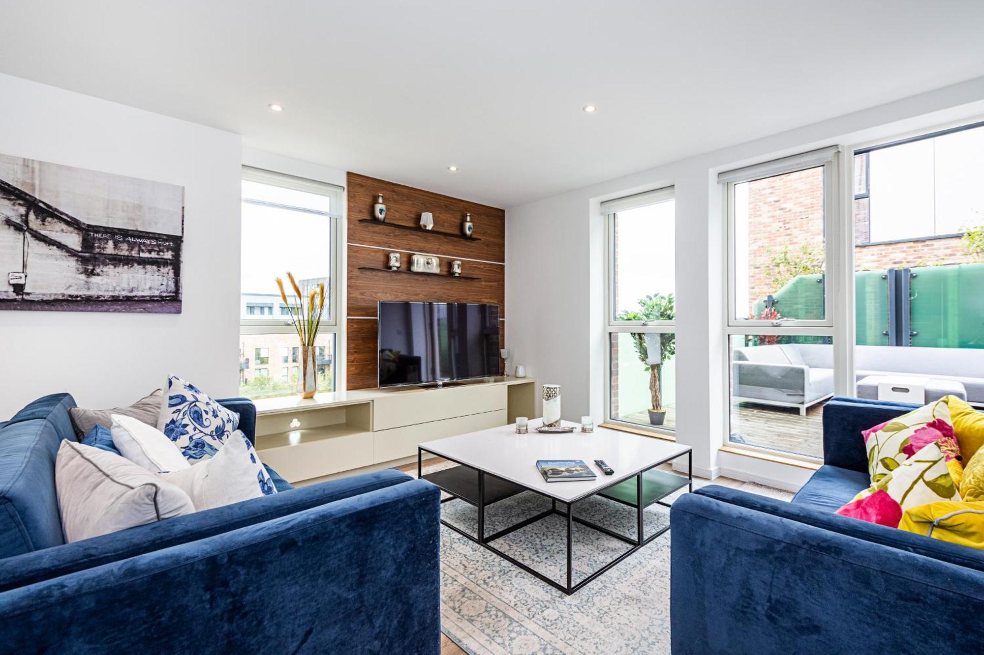 Chiswick Park 3 Bed 3 Bath West London - Parking 아파트 외부 사진
