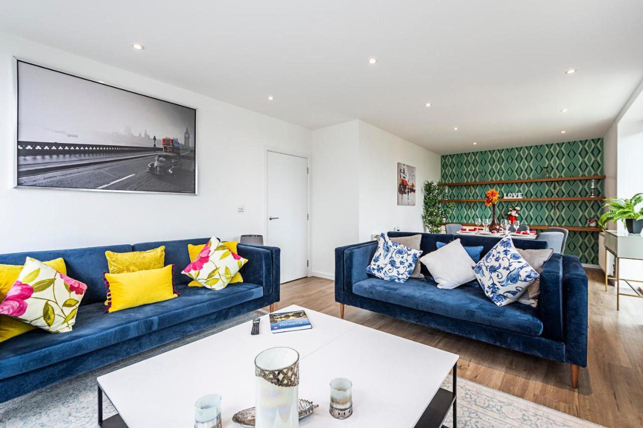 Chiswick Park 3 Bed 3 Bath West London - Parking 아파트 외부 사진